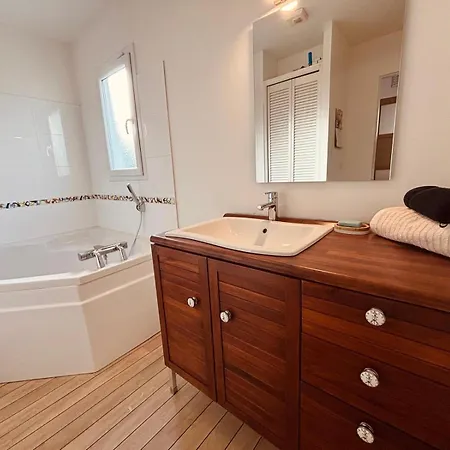 D'hôtes Au Calme Avec Piscine Casa de hóspedes 3*