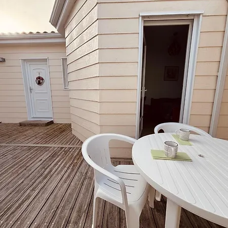 Pensionat D'hotes Au Calme Avec Piscine 3*