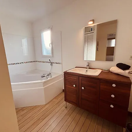 Casa de hóspedes D'hôtes Au Calme Avec Piscine Saint-Vivien (Charente-Maritime)