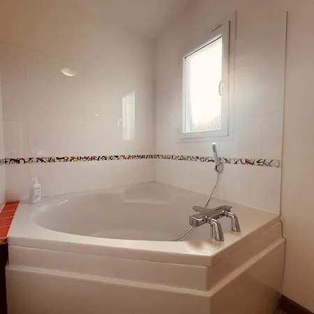 D'hotes Au Calme Avec Piscine 3*