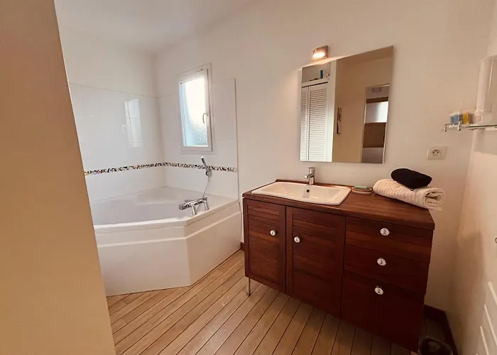 Casa de hóspedes D'hôtes Au Calme Avec Piscine Saint-Vivien (Charente-Maritime)